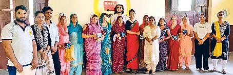 किशोरियों और उनकी माताओं को वर्कशाप के माध्यम से जागरूक किया