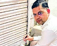 सिविल अस्पताल के पास एमटीपी किट बेचते कैमिस्ट और लैब संचालक हुआ गिरफ्तार एक हजार रुपए में बेच रहे थे किट