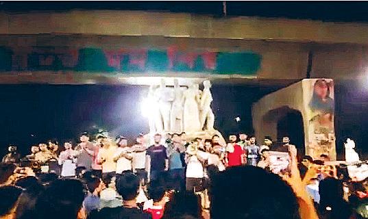 बांग्लादेश में पीड़िता का वीडियो बनाकर किया वायरल हिंदू महिला से दरिंदगी करने घर में घुसा फज्रअली, बीएनपी नेता समेत 5 गिरफ्तार