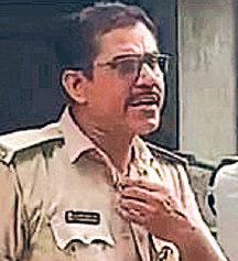 पिता के बुलावे पर पहुंची थी पुलिस पटना में युवक ने बीच सड़क एएसआई की वर्दी फाड़ी, चश्मा भी तोड़ डाला
