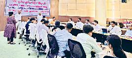 संचालित व प्रस्तावित कार्यों से भी कराया अवगत 'अंकुश समिति' के सामने प्राधिकरण से जुड़े प्रश्नों का जीडीए उपाध्यक्ष वत्स ने दिए जवाब