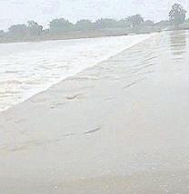 महानदी का जलस्तर बढ़ा आपदा प्रबंधन टीमें अलर्ट
