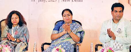 हमारा सपना, विदेशी पर्यटक भारत आए तो दिल्ली देखे बिना वापस न जाए : रेखा