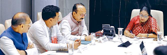 कांवड़ियों के स्वागत के लिए पूरी तरह तैयार है दिल्ली सरकार : रेखा