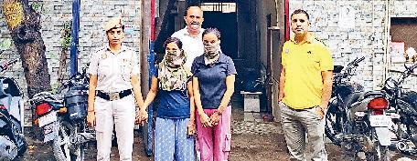 दो बांग्लादेशी महिला अरेस्ट निर्वासन के लिये भेजी गई