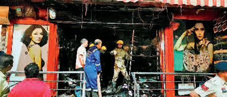 इंदिरा मार्केट की दुकान में लगी आग, जलकर खाक