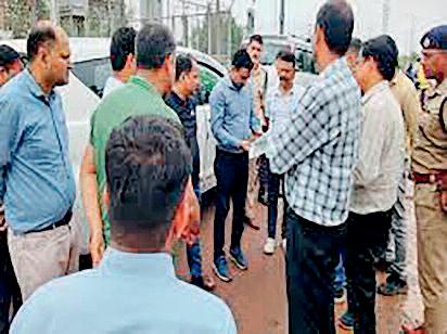 कलेक्टर, एसएसपी ने शहर के व्यस्त मार्गों का किया निरीक्षण शहर की सड़कें अभी से जाम, अब बनाया जा रहा 10 साल का ट्रैफिक प्लान, जरूरत नई सड़कों की