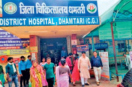 ओपीडी पहुंचकर महापौर ने डाक्टरों की उपस्थिति देखी