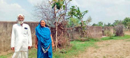 उम्र के आखिरी पड़ाव में पर्यावरण संरक्षण का संदेश दे रहा दंपत्ति