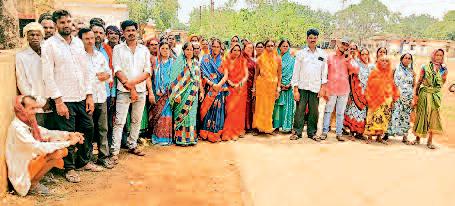 गिरौद के ग्रामीणों ने घेरा थाना