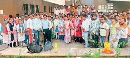 डीएड अभ्यर्थियों ने की शिक्षक भर्ती करने की मांग