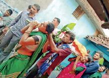 बेटियों ने निभाया बेटे का फर्ज