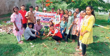 प्लास्टिक का उपयोग कम करने और अधिक पेड़ लगाने का लिया संकल्प