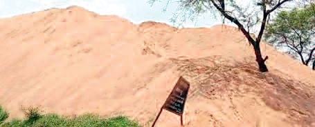 तटवर्ती गांवों में हजारों घनमीटर रेत डंप