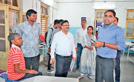 कलेक्टर ने किया जिला अस्पताल का निरीक्षण, मरीजों से भोजन और दवाओं की ली जानकारी अगले 5 महीने में शुरू हो जाएगा जिला अस्पताल का नया ट्रामा यूनिट