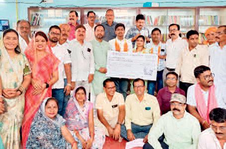 साहू समाज ने किया दसवीं के टॉपर को सम्मानित