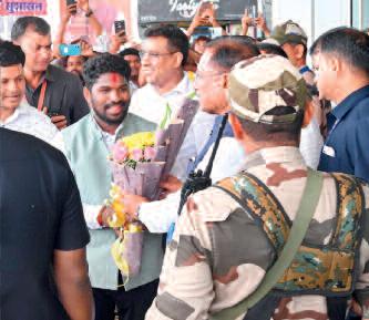 एयरपोर्ट पर सीएम विष्णुदेव साय का भव्य स्वागत