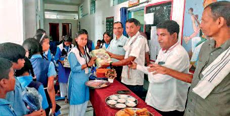 शासकीय हाईस्कूल कसपुर में शाला प्रवेशोत्सव एवं वृक्षारोपण