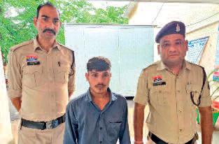 नयापारा राजिम का युवक चाकू लहराते गिरफ्तार