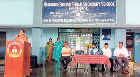 मेनोनाईट स्कूल में डाक्टर्स एवं सीए का हुआ सम्मान