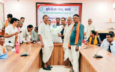 राष्ट्रीय तिलहन मिशन, किसानों की बांटी सामग्री