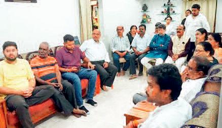 प्रधानमंत्री मोदी जनता से सीधा संवाद स्थापित करते हैं : देव