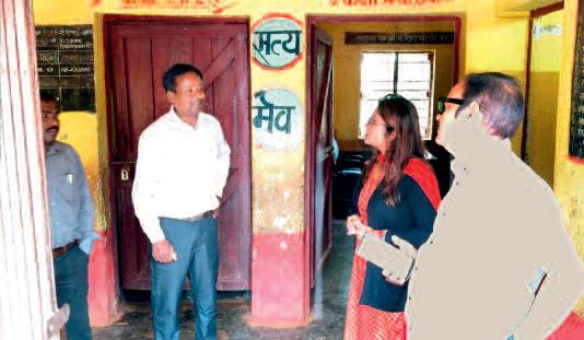 जर्जर व अतिजर्जर शालाओं में बच्चों को नहीं बिठाएं : बीईओ