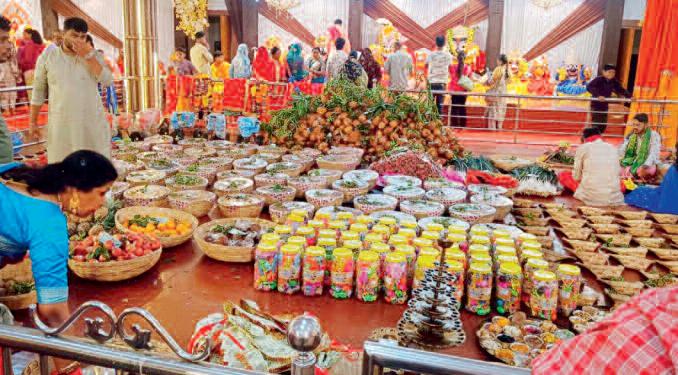 प्रभु जगन्नाथ स्वामी को किया गया छप्पन भोग का अर्पण