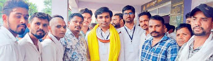 आदिवासी कांग्रेस ने की तुषार ठाकुर के निष्कासन को रद्द करने की मांग