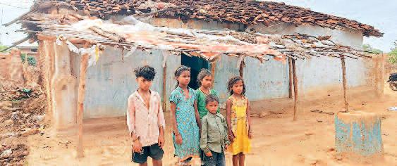 पांच मासूम बच्चे अनाथ होकर संघर्षमय जीवन जीने को मजबूर