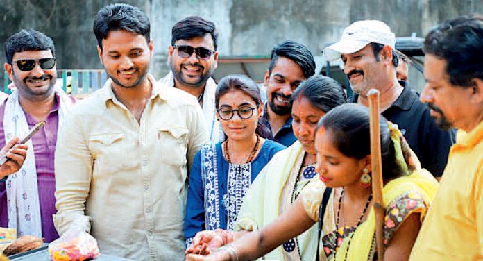 नई जेसीबी मशीन की महिला पार्षदों ने पूजा कर शहर के लिए किया समर्पित
