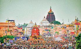 भगवान बलभद्र, देवी सुभद्रा, भगवान जगन्नाथ के रथ पहुंचे गुंडिचा मंदिर