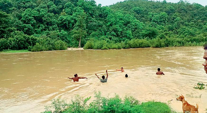 सरगुजा इलाके में नदियां छलकीं, नाले ऊफान पर कई गांव टापू बने, अभी भी भारी बारिश का अलर्ट