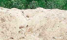 लावारिस हालत में जब्त की गई रेत से प्रधानमंत्री आवास बनाने की तैयारी