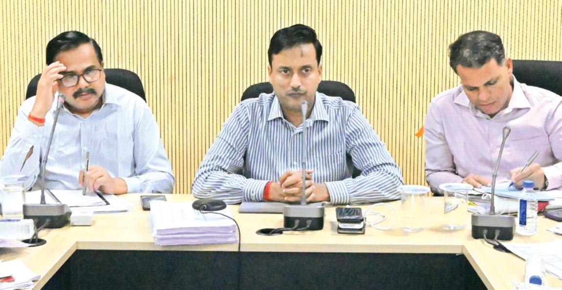 स्त्रोतों का पानी दूषित न हो शुद्धिकरण के लिए दवाईयां डालने का कार्य युद्धगति से किया जाएः कलेक्टर गुप्ता