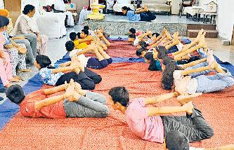 आयुष मंत्रालय के सर्वेक्षण में दावा, सर्वे में शहरी व ग्रामीण क्षेत्र के लोग शामिल योग से फिटनेस बेहतर बन रही और तनाव में आ रही कमी, 41% से अधिक ने योग को अपनाया