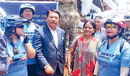 नेपाल के उप प्रधानमंत्री से मिली वीना