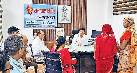 समाधान शिविर में एक शिकायत पर एसडीएम ने लिया संज्ञान शहर की सुंदरता बिगाड़ने पर होगी कड़ी कार्रवाई