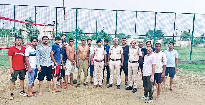 गांव खेड़ी श्योराण में खिलाड़ियों को पुलिस ने नशा न करने की दिलाई शपथ