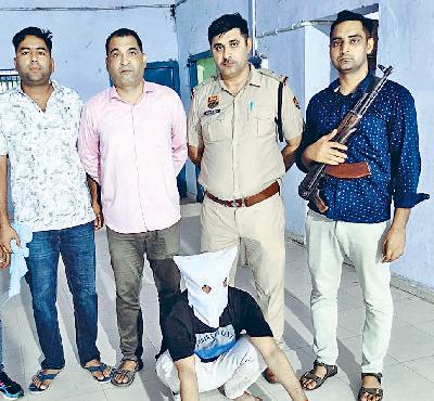 डबल मर्डर के आरोपियों को हथियार सप्लायर प्रोडक्शन वारंट पर लिया