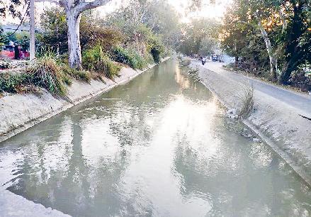 मांग के अनुरूप पहुंचा नहरी पानी, तीनों नहर लबालब