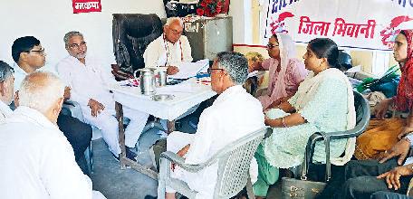 दलित बस्तियों में सुविधाएं नहीं