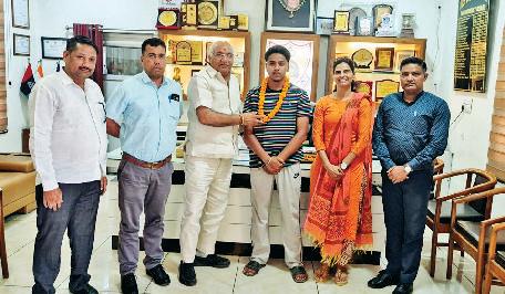 छात्रों के सर्वांगीण विकास में योग की अहम भूमिका