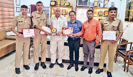 वैश्य कॉलेज में सम्मान समारोह