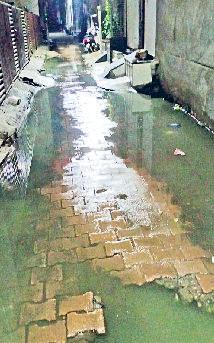 एक माह 14 दिन बाद विधायक निवास के साथ बागकोठी गली एक में फिर सीवर ब्लॉक, बद से बदत्तर बने हालात