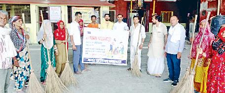 नगर पालिका ने प्राचीन कपिल मुनि मंदिर में चलाया सफाई अभियान