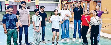 नीट परीक्षा में छाए इंडस के विद्यार्थी 15 का हुआ सलेक्शन, खुशी से झूमें