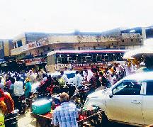 लंबा जाम लगने से चालक परेशान