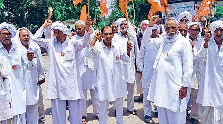 संयुक्त किसान मोर्चे का धरना लगातार जारी