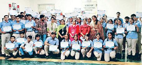 नारी में आध्यात्मिक जागृति आवश्यक